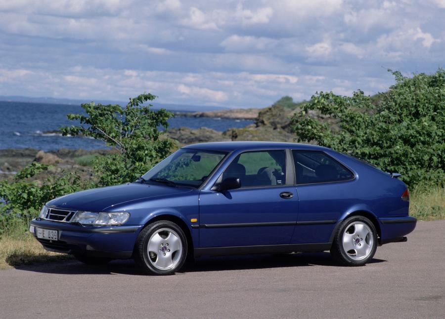  Saab 900 SE Turbo Coupe 1993 года  (фото 17 из 29)